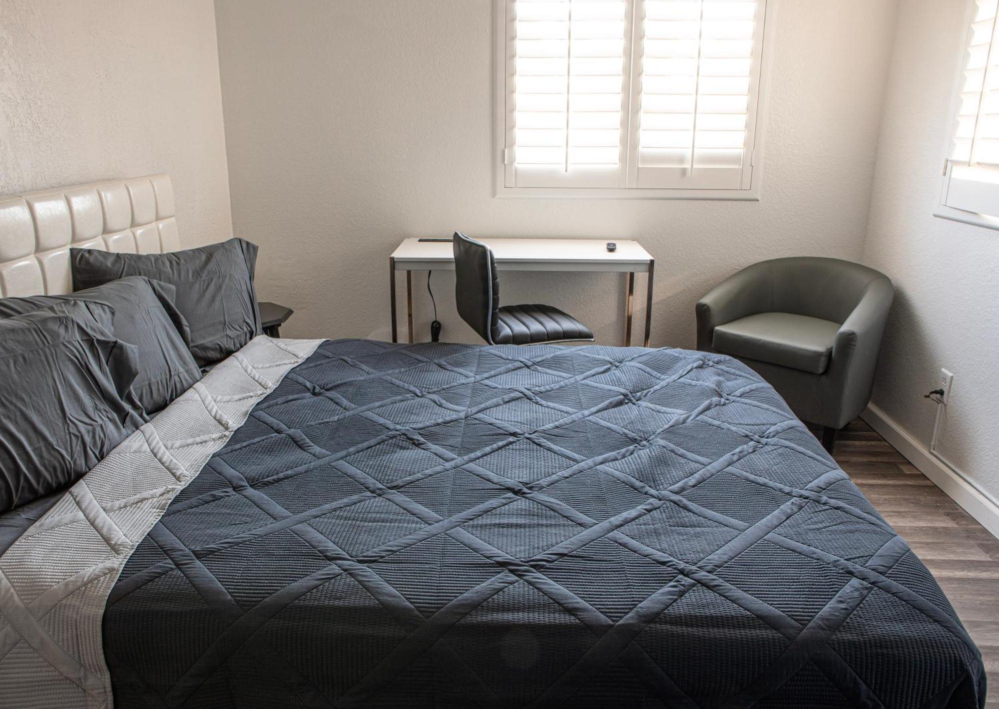 לאס וגאס Comfy Expansive Home - Near The Strip - Heated Pool מראה חיצוני תמונה