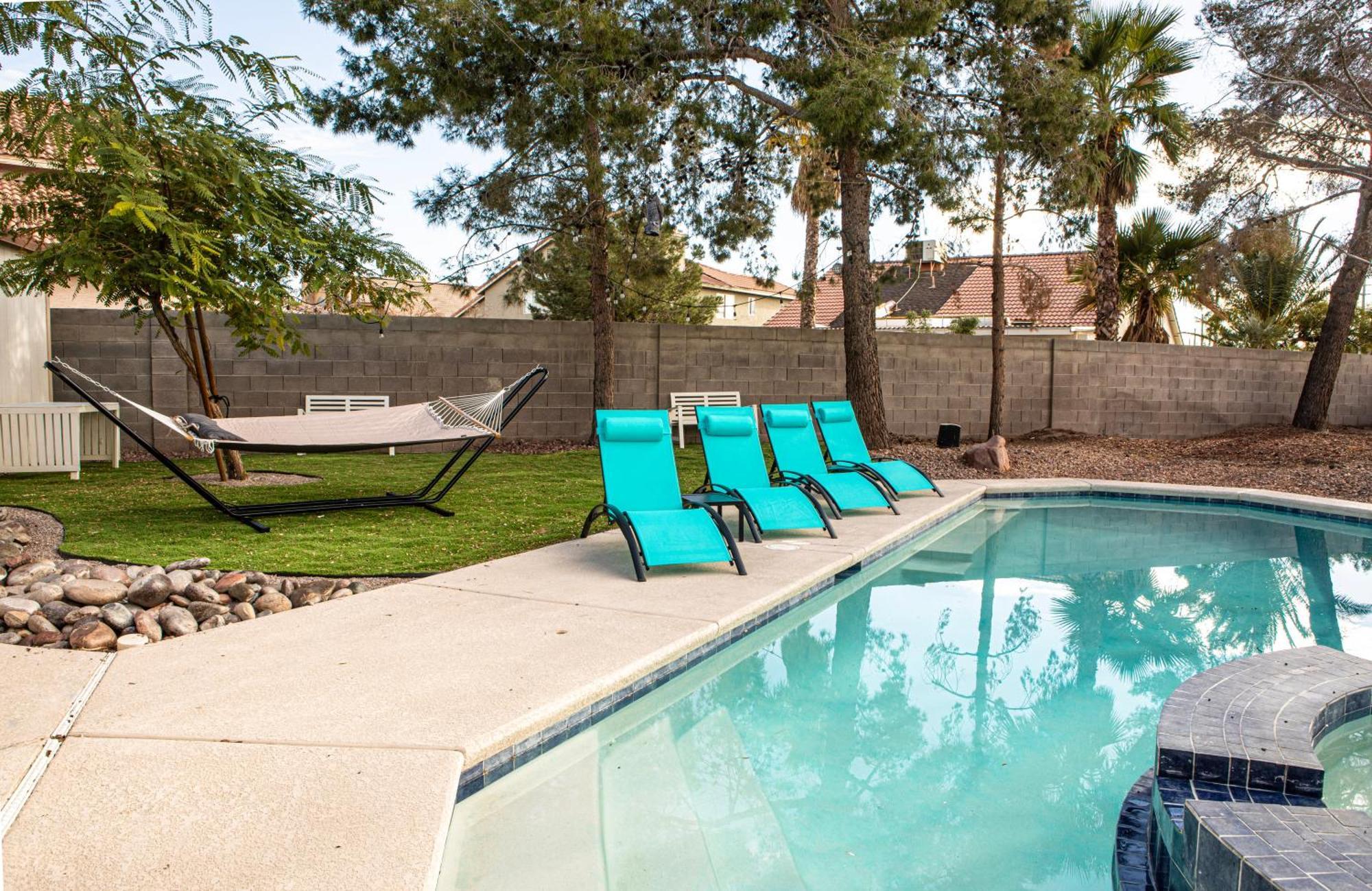 לאס וגאס Comfy Expansive Home - Near The Strip - Heated Pool מראה חיצוני תמונה