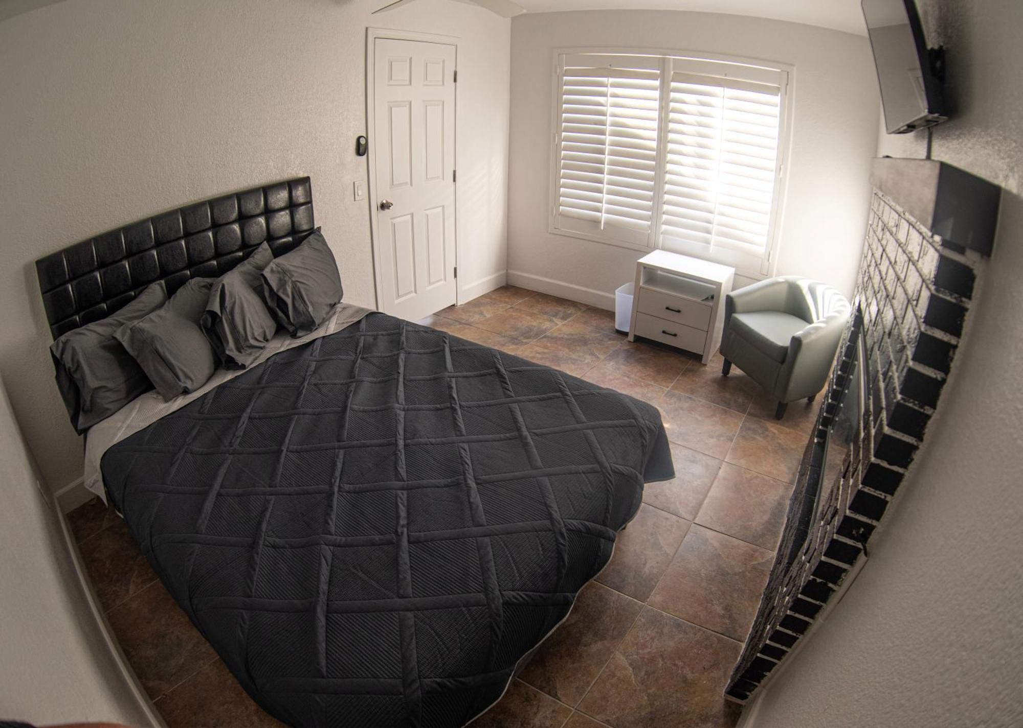 לאס וגאס Comfy Expansive Home - Near The Strip - Heated Pool מראה חיצוני תמונה