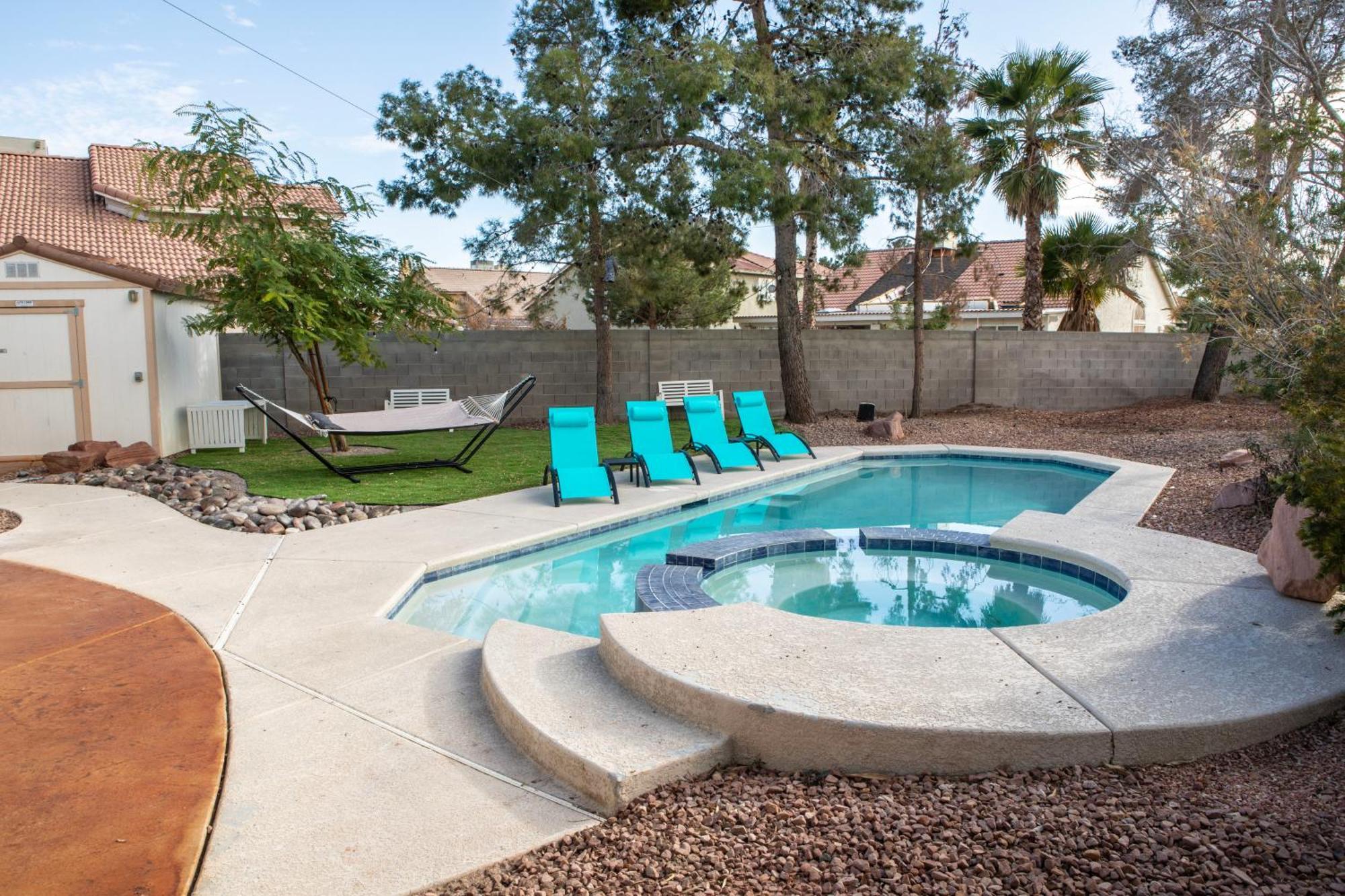 לאס וגאס Comfy Expansive Home - Near The Strip - Heated Pool מראה חיצוני תמונה